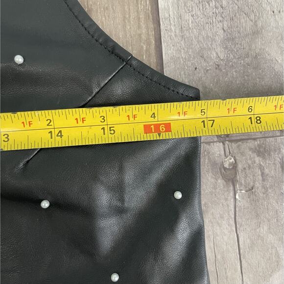 DO+BE Pearl-Studded Crop Top Black Faux Leather Ruffle Hem Y2K Whimsigoth Sz M - Picture 11 of 13